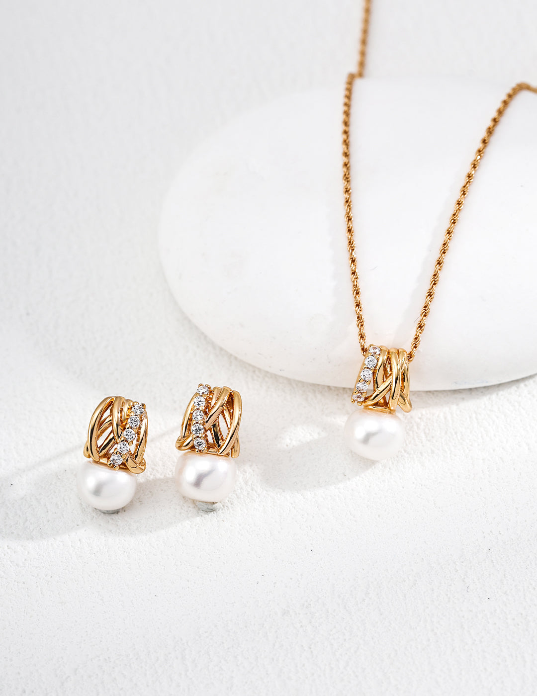 S925 Sterling Silver Natural Pearl & Zircon Necklace – Starlit Elegance