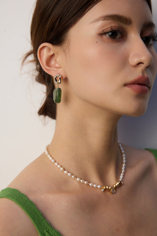 Minimalist Amber-Inspired Earrings, green amber inspired earrings, S925 silver earrings, vintage gold earrings, minimalist gemstone earrings, nature inspired jewelry