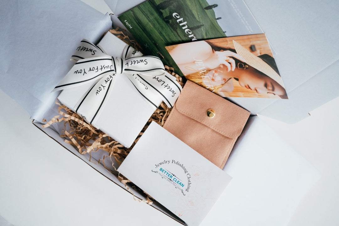 Brand Quality & Packaging Guarantee gift box with elegant wrapping and promotional materials.