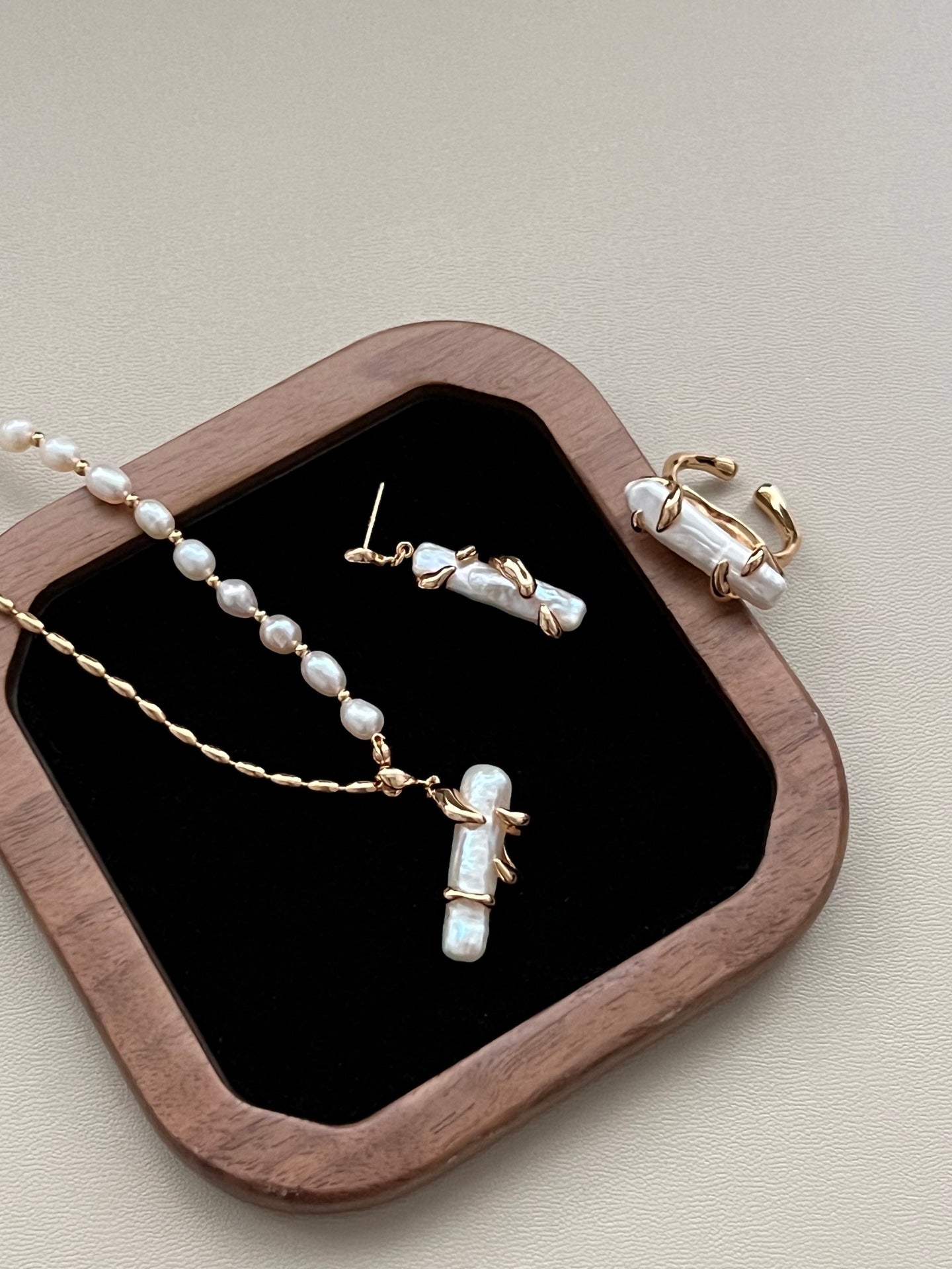 long baroque pearl necklace, S925 silver baroque pearl necklace, long pearl necklace vintage design, vintage gold platinum jewelry, artisan pearl statement necklace, elegant baroque pearls necklace