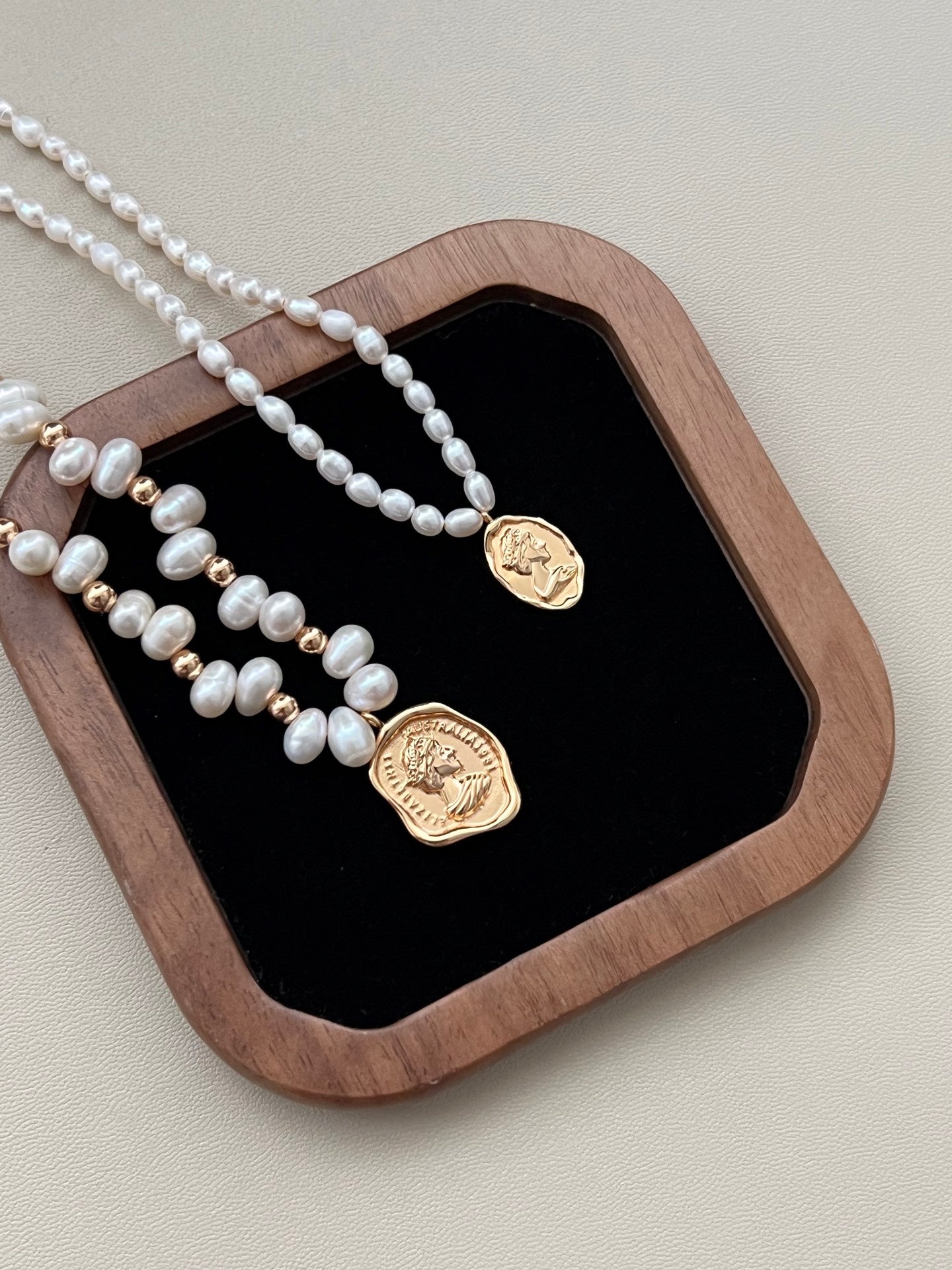 Baroque Pearl Queen Pendant Necklace, S925 silver baroque pearl necklace, irregular pearl necklace, queen’s signet design jewelry, statement pearl necklace, artisanal silver pearl jewelry