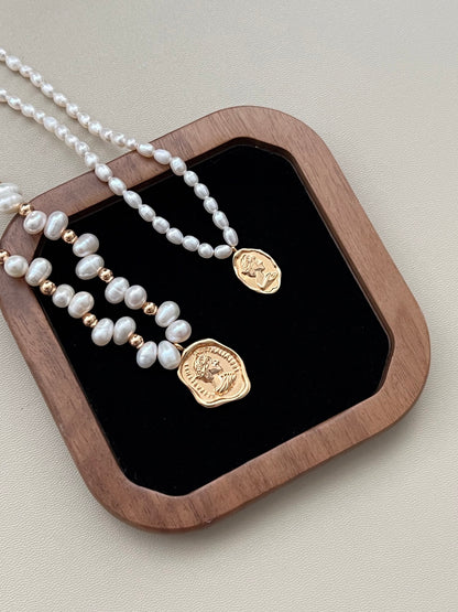 Baroque Pearl Queen Pendant Necklace, S925 silver baroque pearl necklace, irregular pearl necklace, queen’s signet design jewelry, statement pearl necklace, artisanal silver pearl jewelry