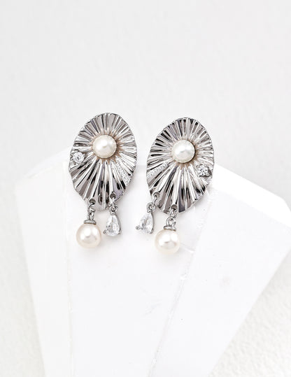 S925 Sterling Silver Natural Pearl Earrings With Firework Design