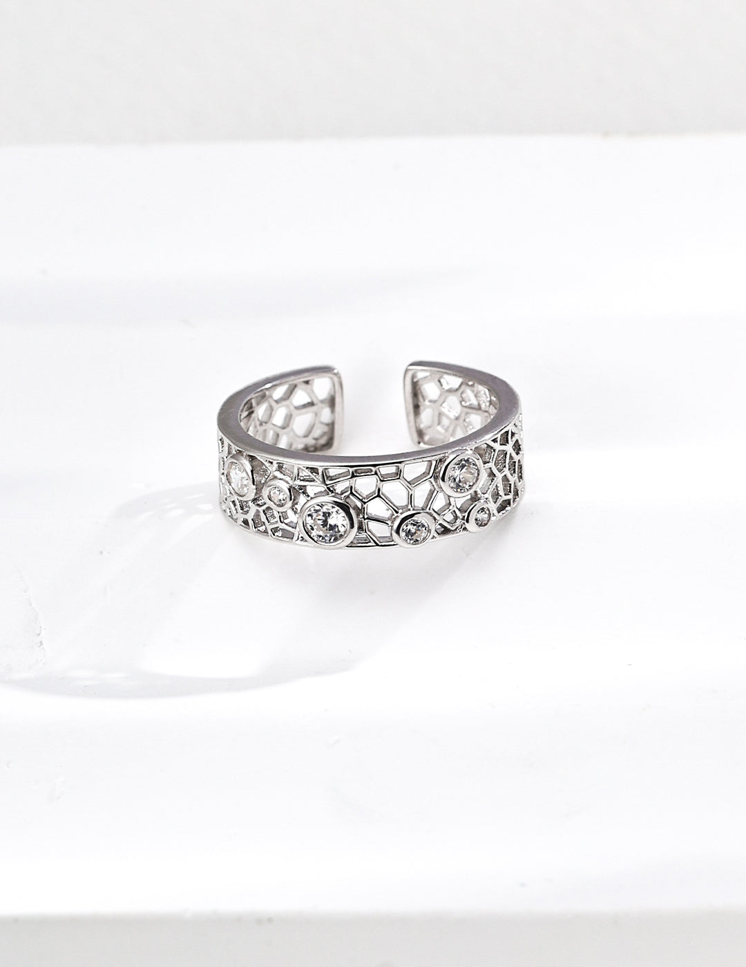 S925 Sterling Silver Zircon Ring – Vintage Laurel Wreath Design