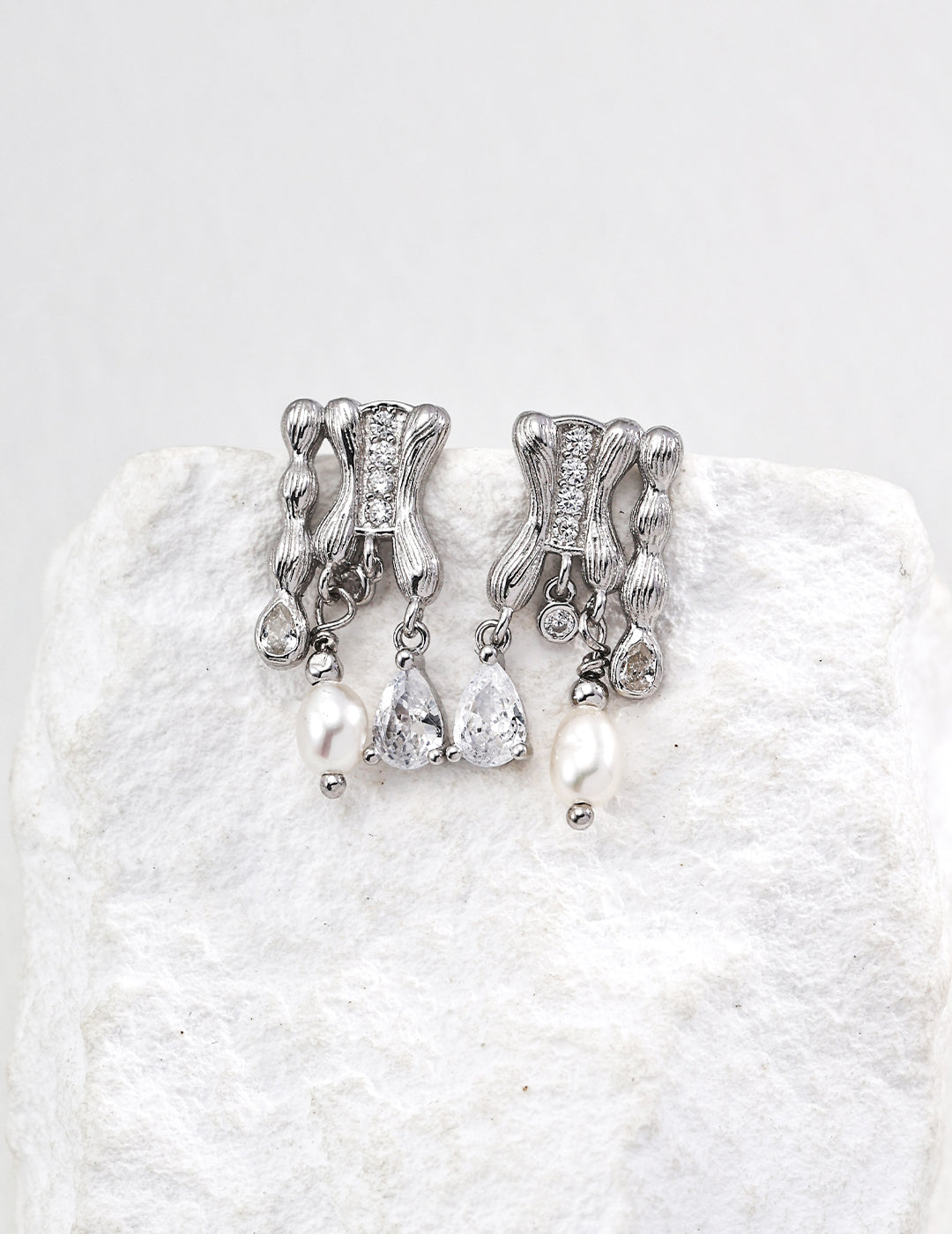 pearl & cubic zirconia vintage earrings, S925 silver pearl earrings, cubic zirconia jewelry, vintage inspired earrings, classic meets modern elegance, gemstone earrings