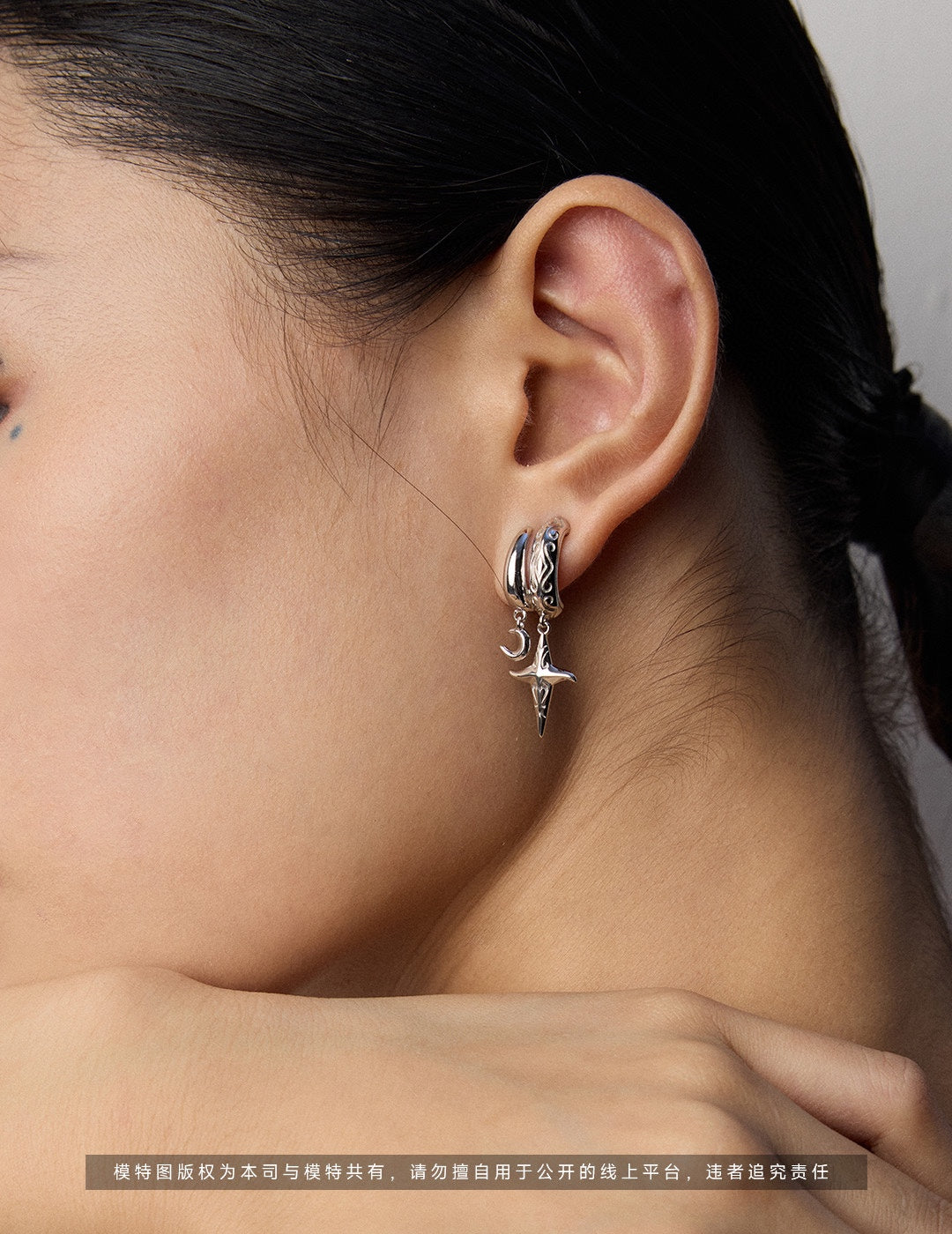 vintage cross earrings, S925 silver cross earrings, adjustable classic design earrings, gold and platinum finish earrings, timeless religious jewelry, retro style earrings