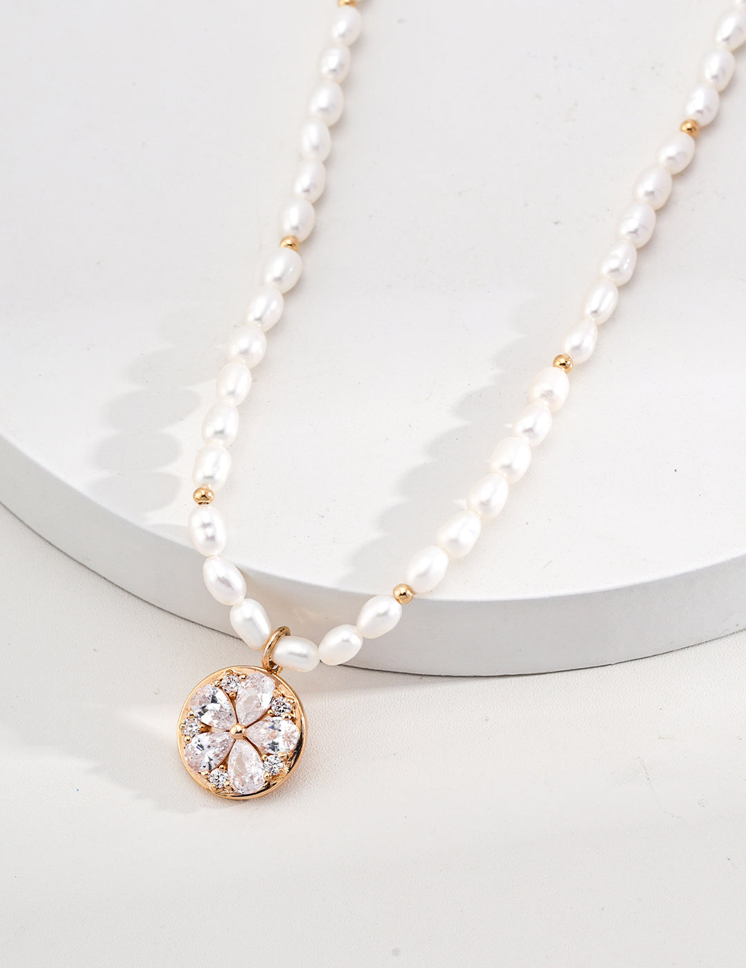 Natural Pearl & Cubic Zirconia Necklace, S925 silver pearl necklace, cubic zirconia leaf shape jewelry, vintage gold pendant necklace, adjustable chain pearl necklace, elegant gemstone necklace