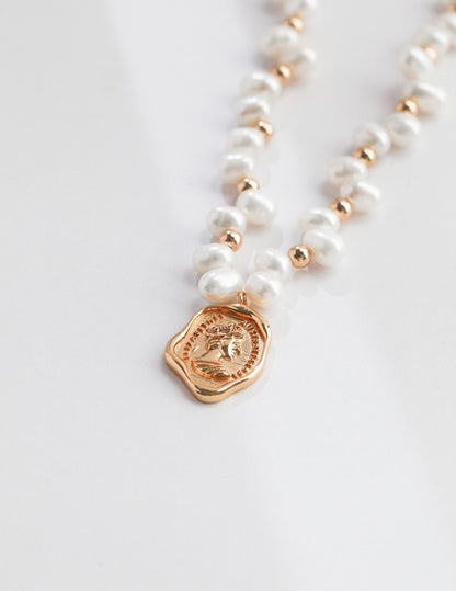 Baroque Pearl Queen Pendant Necklace, S925 silver baroque pearl necklace, irregular pearl necklace, queen’s signet design jewelry, statement pearl necklace, artisanal silver pearl jewelry