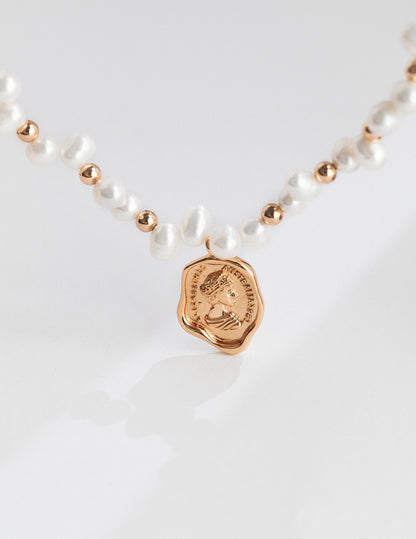 Baroque Pearl Queen Pendant Necklace, S925 silver baroque pearl necklace, irregular pearl necklace, queen’s signet design jewelry, statement pearl necklace, artisanal silver pearl jewelry