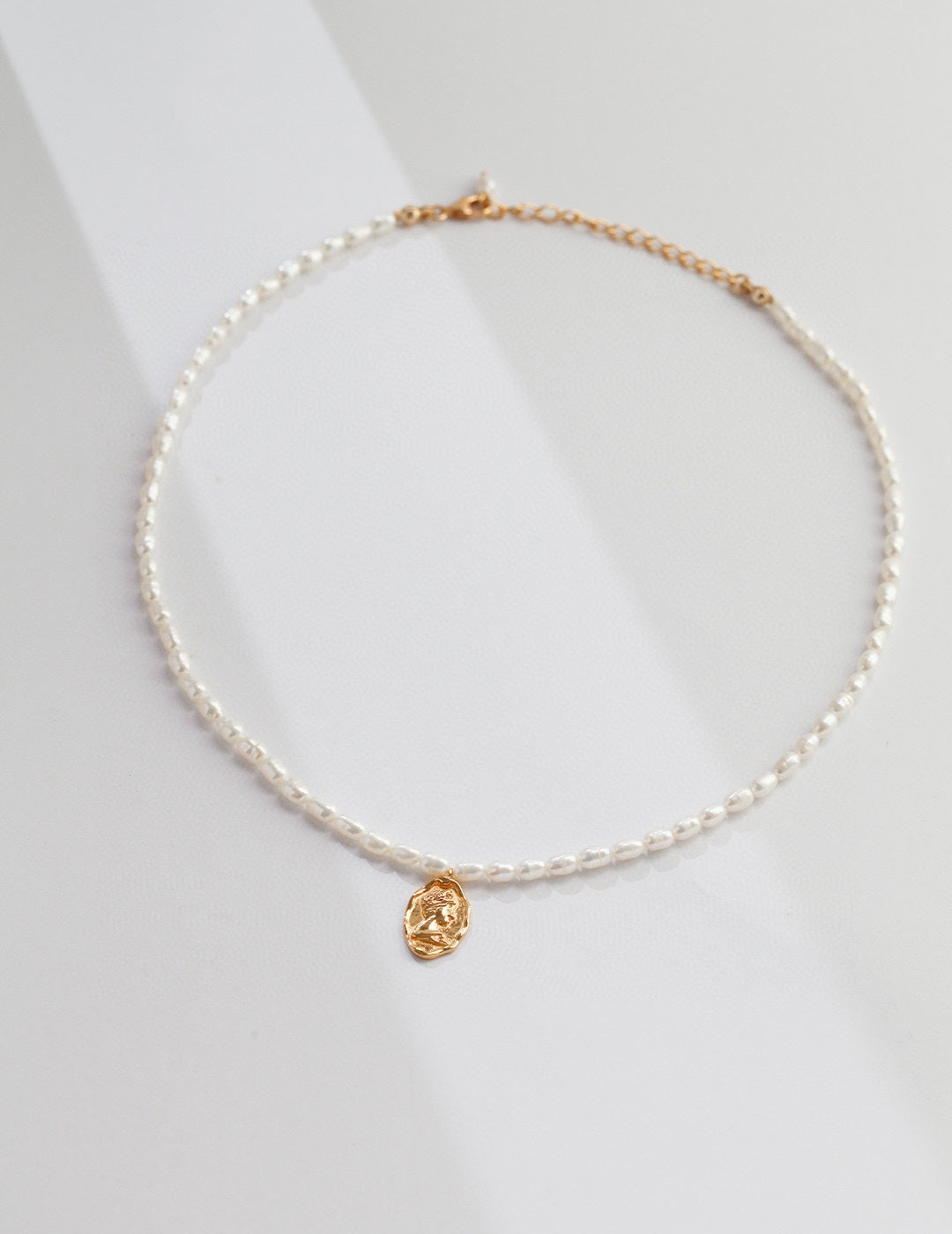 rice pearl choker necklace, S925 silver pearl choker, S925 silver pearl choker, vintage gold pearl necklace, adjustable choker necklace, elegant rice pearl jewelry