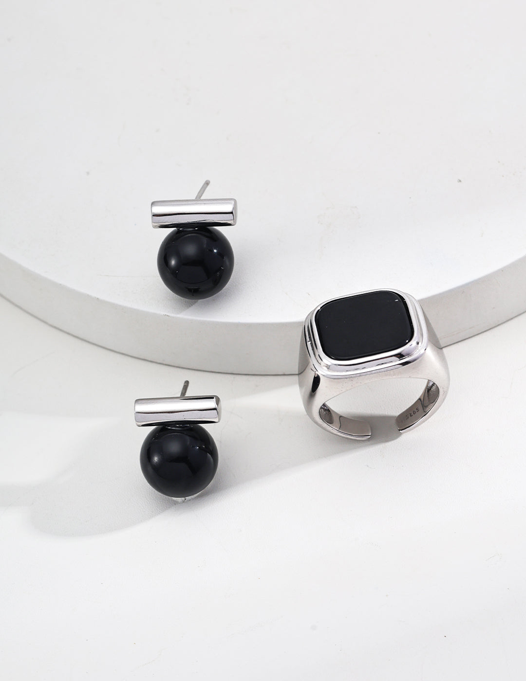 Tiger’s Eye & Black Onyx minimalist Earrings, S925 tiger’s eye earrings, black onyx minimalist earrings, sterling silver gemstone earrings, vintage inspired jewelry, bold gemstone earrings