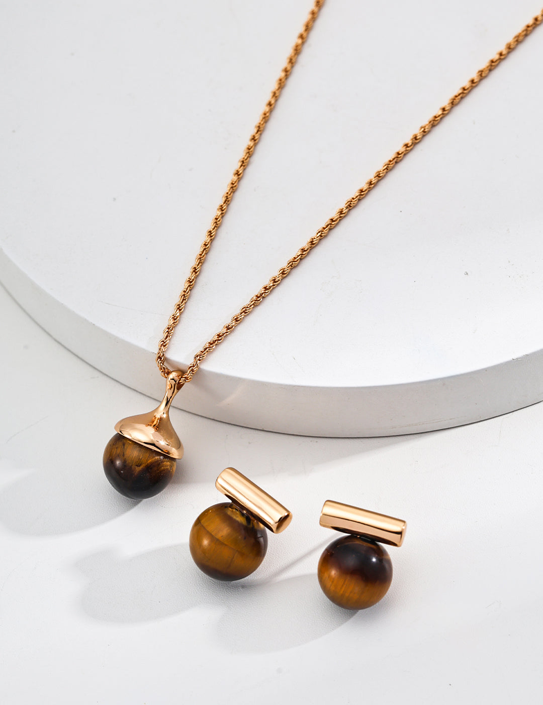 Tiger’s Eye & Black Onyx minimalist Earrings, S925 tiger’s eye earrings, black onyx minimalist earrings, sterling silver gemstone earrings, vintage inspired jewelry, bold gemstone earrings
