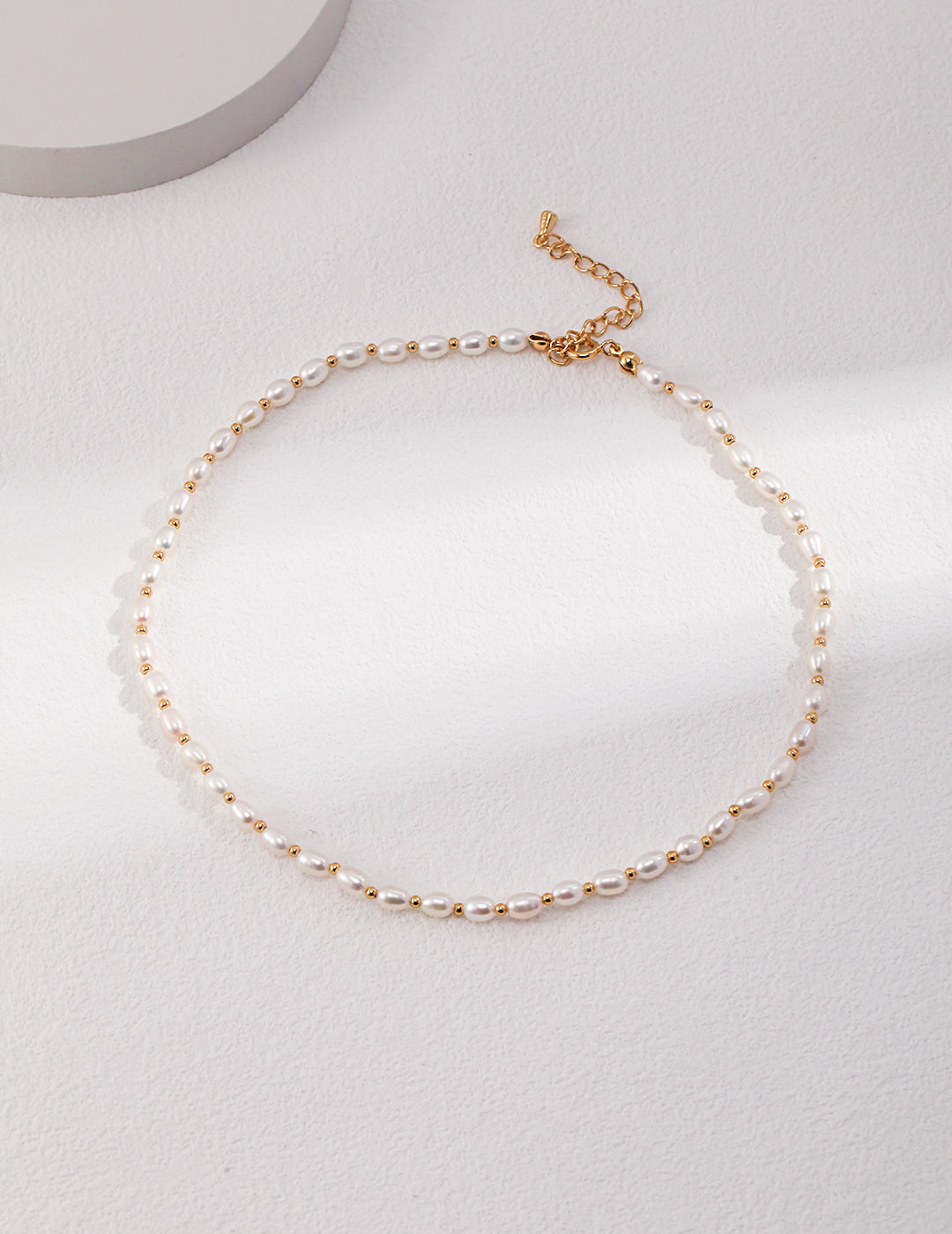 pearl choker necklace, S925 silver pearl choker, versatile layered necklace, vintage gold pearl necklace, minimalist pearl jewelry, classic pearl choker design