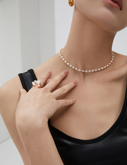 pearl choker necklace, S925 silver pearl choker, versatile layered necklace, vintage gold pearl necklace, minimalist pearl jewelry, classic pearl choker design