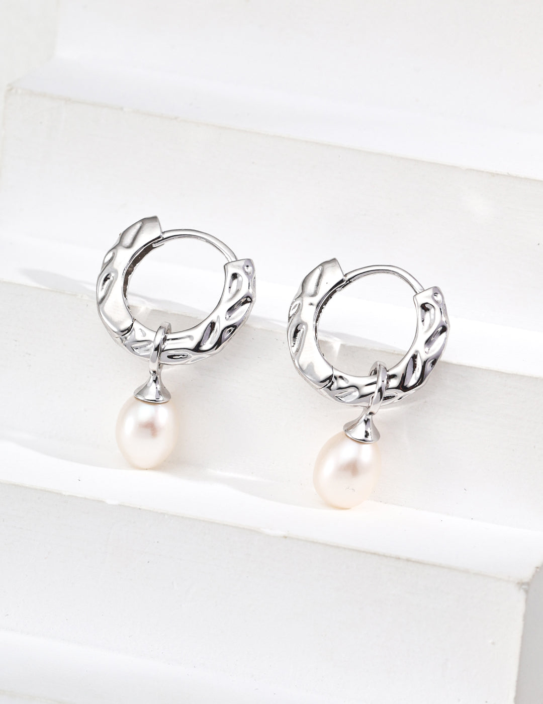 natural pearl detachable earrings, S925 silver pearl earrings, detachable design earrings, woodgrain texture earrings, vintage pearl jewelry, artisan elegant earrings, unique pearl earrings