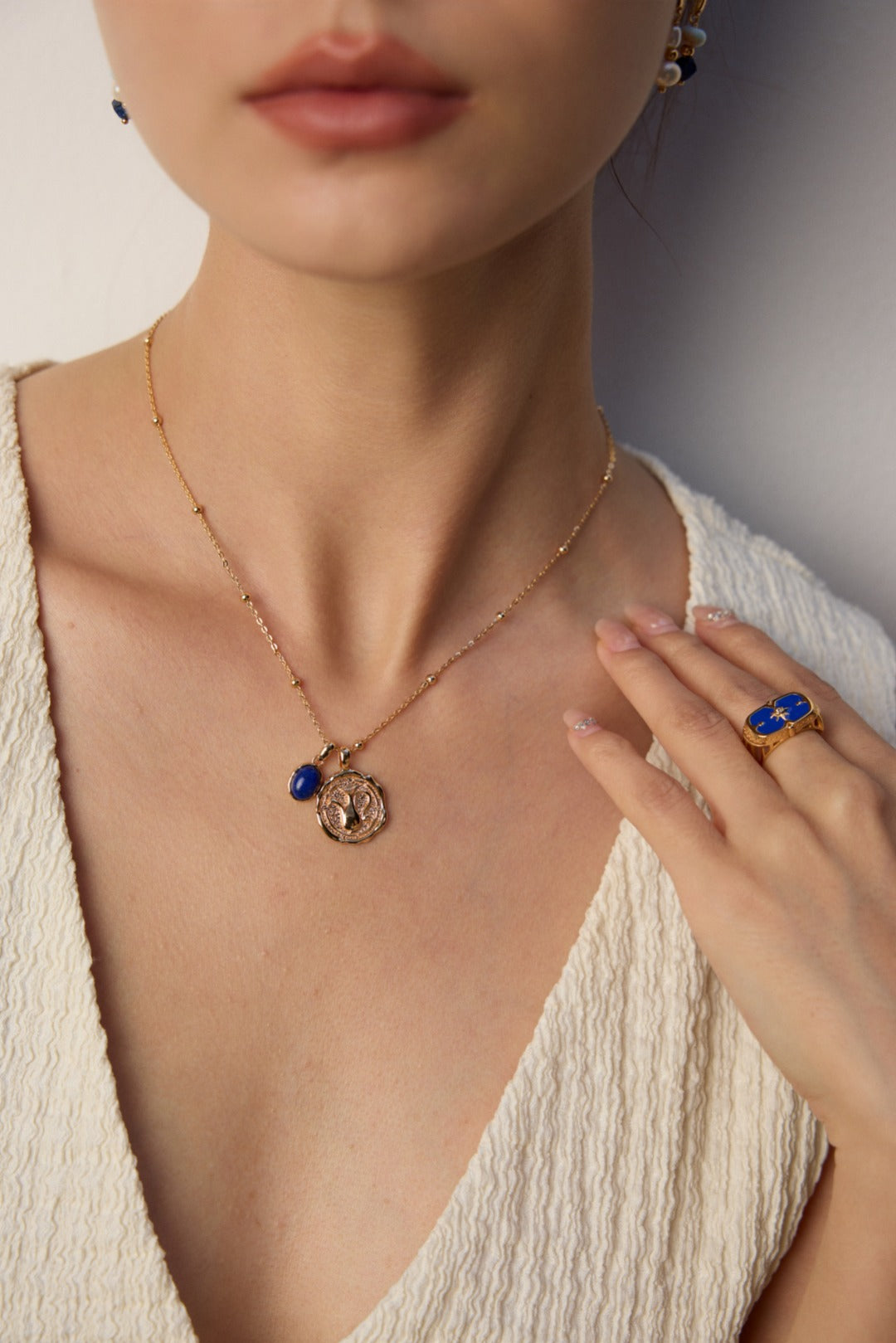 lapis lazuli pendant necklace, S925 silver lapis lazuli necklace, vintage gold lapis jewelry, gemstone pendant necklace, artistic gemstone necklace, elegant blue gemstone jewelry