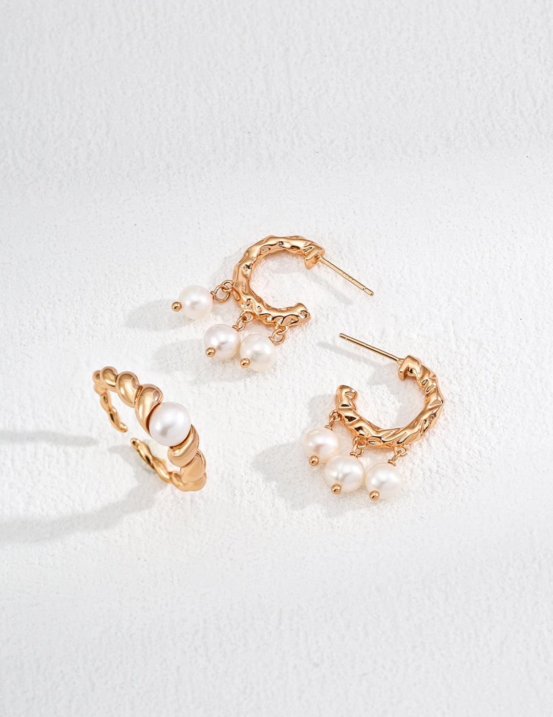 Natural Pearl C-Shaped Earrings, pearl C-shaped earrings, S925 silver pearl earrings, minimalist pearl jewelry, daily wear earrings, elegant pearl earrings