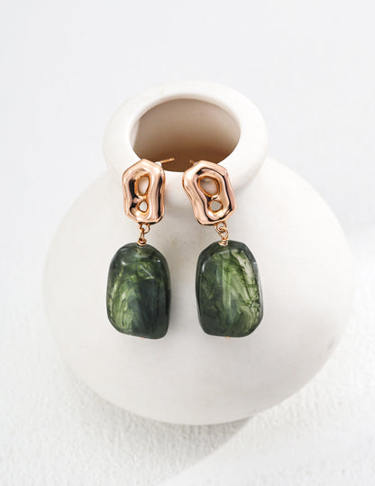 Minimalist Amber-Inspired Earrings, green amber inspired earrings, S925 silver earrings, vintage gold earrings, minimalist gemstone earrings, nature inspired jewelry