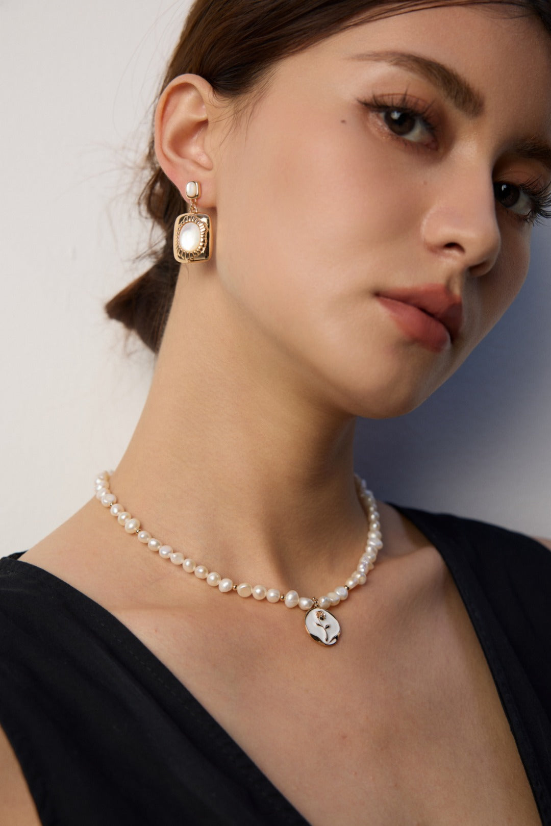 vintage mother of pearl earrings, 925 sterling silver pearl earrings, artisanal pearl earrings, classic pearl jewelry, elegant shell earrings, timeless pearl design, 
