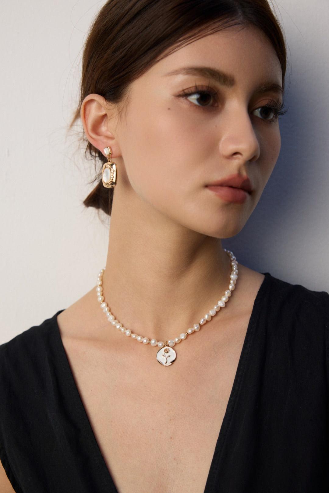 vintage mother of pearl earrings, 925 sterling silver pearl earrings, artisanal pearl earrings, classic pearl jewelry, elegant shell earrings, timeless pearl design, 
