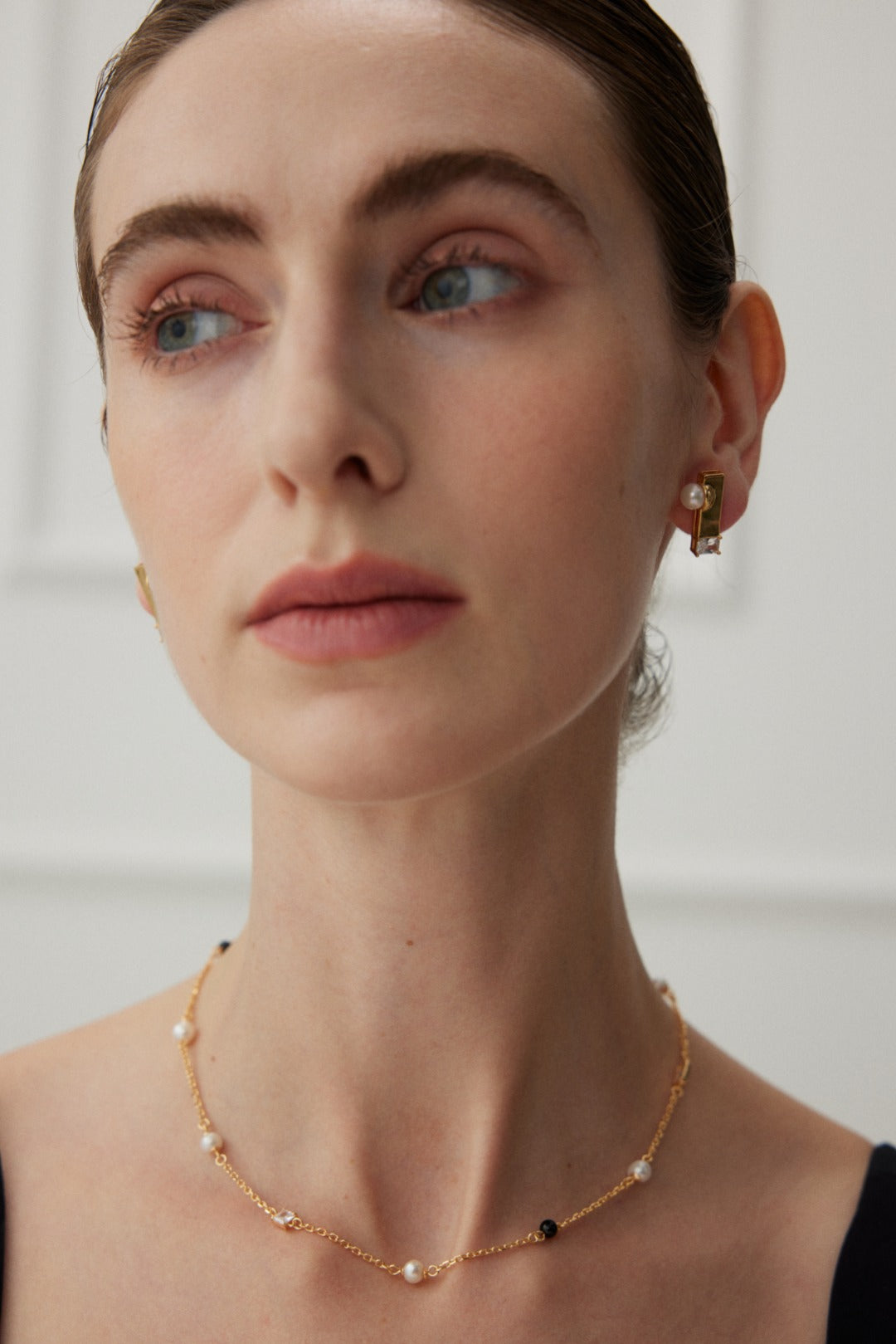natural pearl & zircon earrings, minimalist pearl zircon earrings, S925 silver pearl earrings, natural pearl zircon jewelry, elegant minimalist earrings, hypoallergenic gemstone earrings, everyday elegant earrings