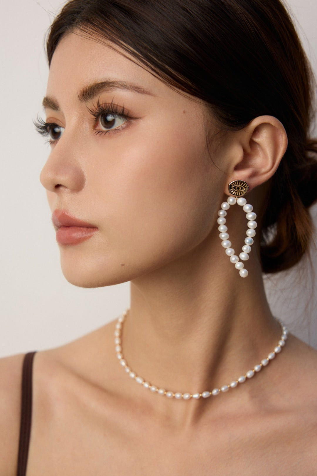 S925 Silver Vintage Gold Pearl Earrings, French style pearl earrings, vintage gold pearl earrings, sterling silver pearl earrings, French elegant jewelry, pearl earrings for women