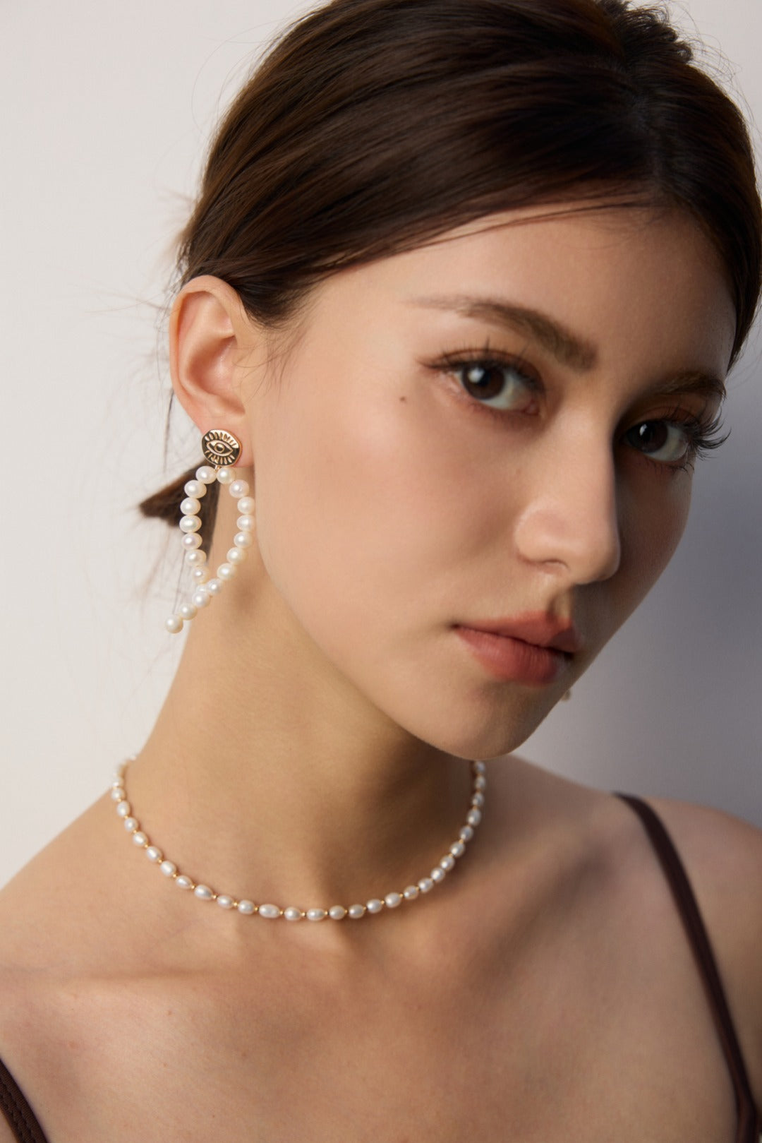 S925 Silver Vintage Gold Pearl Earrings, French style pearl earrings, vintage gold pearl earrings, sterling silver pearl earrings, French elegant jewelry, pearl earrings for women