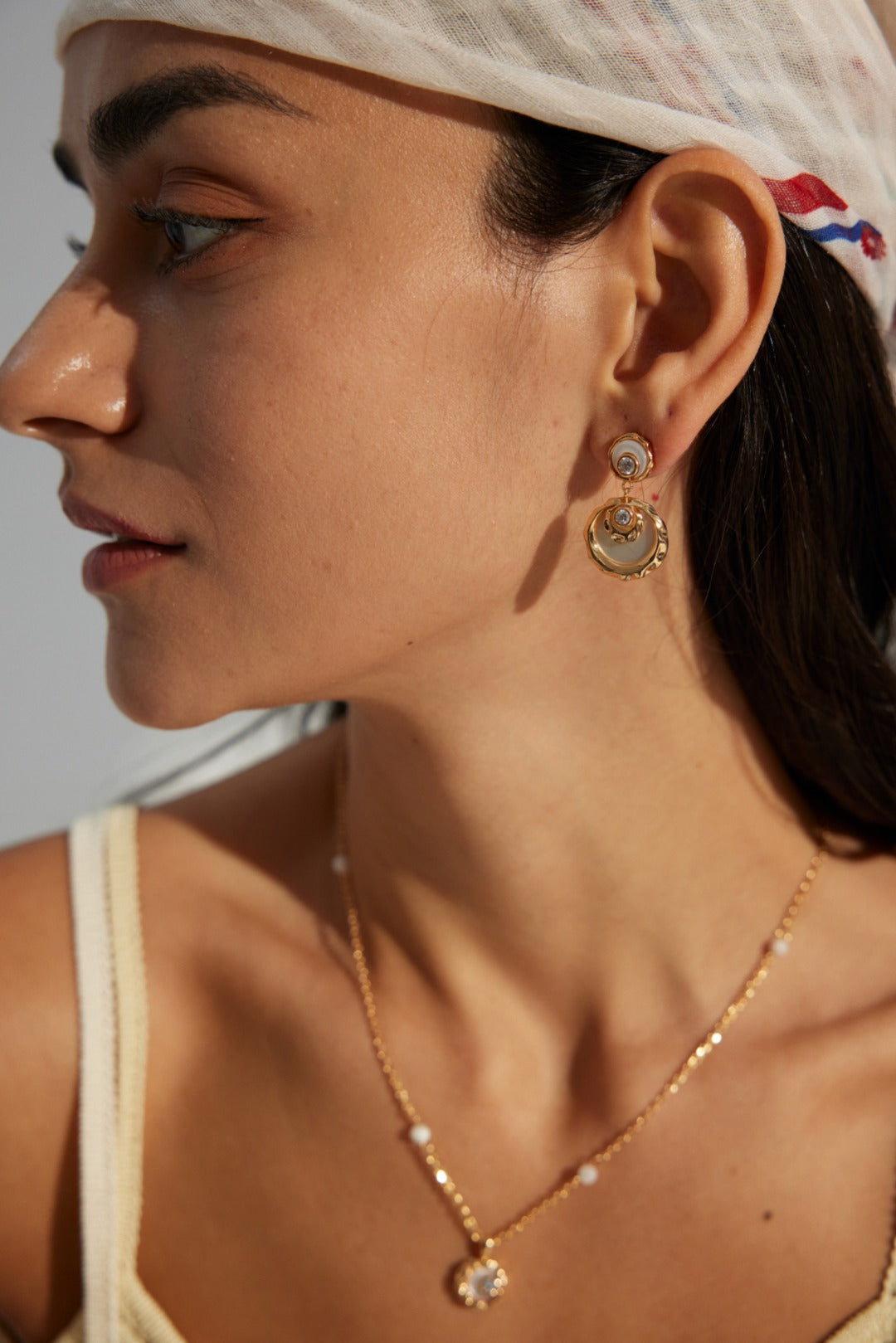 mother of pearl zircon earrings, S925 silver pearl earrings, elegant mother of pearl earrings, timeless gemstone earrings, mother of pearl earrings, zircon gemstone earrings, elegant feminine jewelry, timeless earrings, gemstone jewelry for women, classic pearl earrings