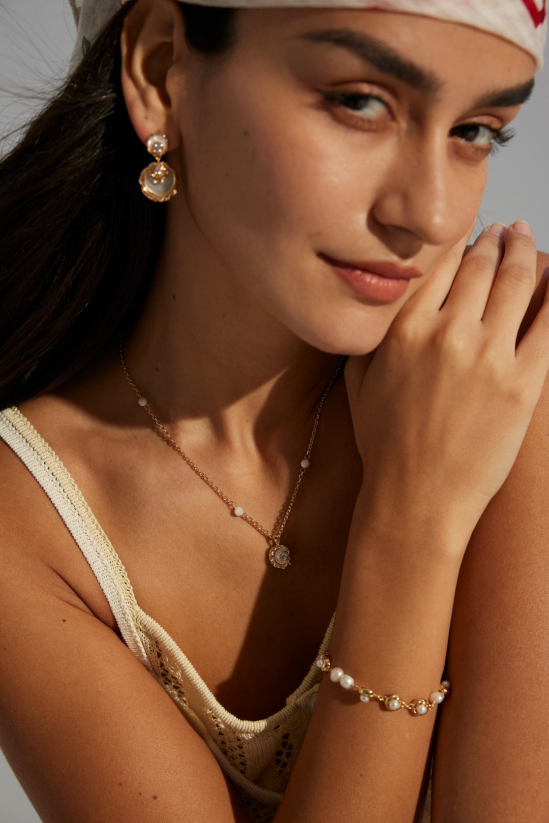 Mother of Pearl Shell Pendant Necklace, shell pendant necklace, sterling silver pearl necklace, zircon pendant necklace, elegant pearl jewelry, vintage style pearl necklace, mother of pearl necklace
