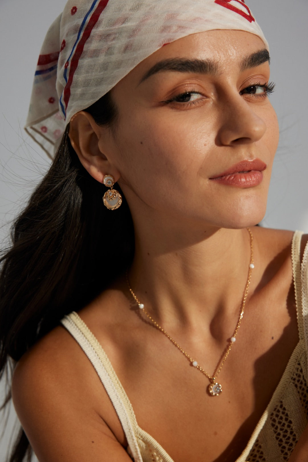 Mother of Pearl Shell Pendant Necklace, shell pendant necklace, sterling silver pearl necklace, zircon pendant necklace, elegant pearl jewelry, vintage style pearl necklace, mother of pearl necklace