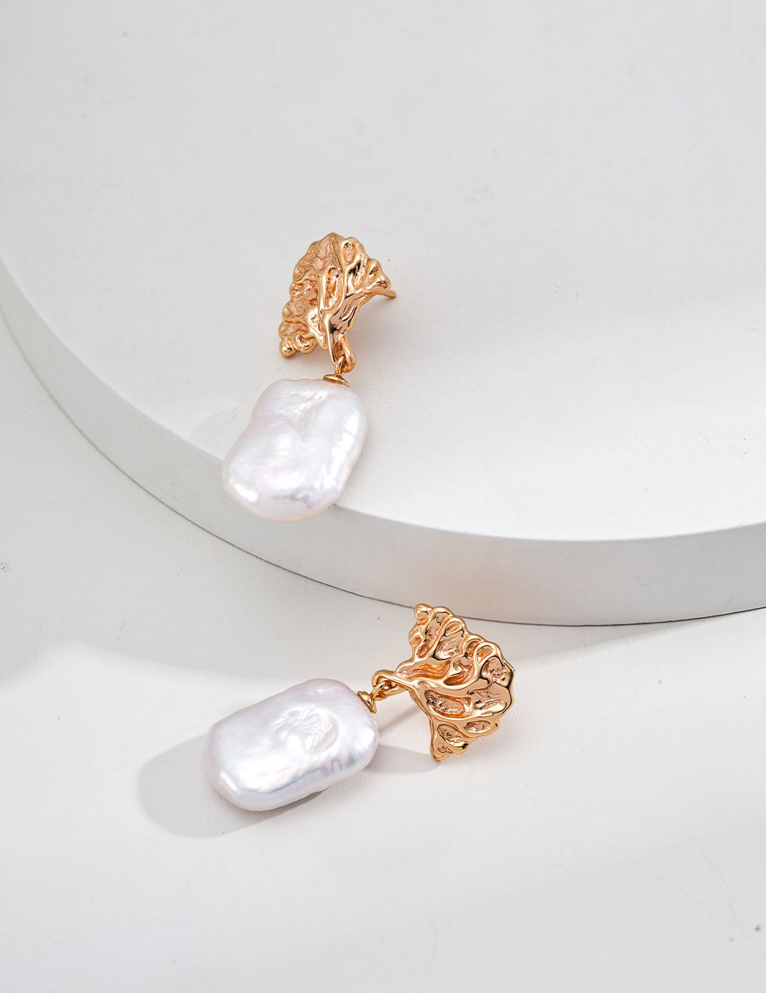 vintage baroque pearl earrings, baroque pearl earrings, leaf shape earrings, vintage pearl earrings, S925 silver pearl jewelry, natural baroque pearl, artistic pearl earrings