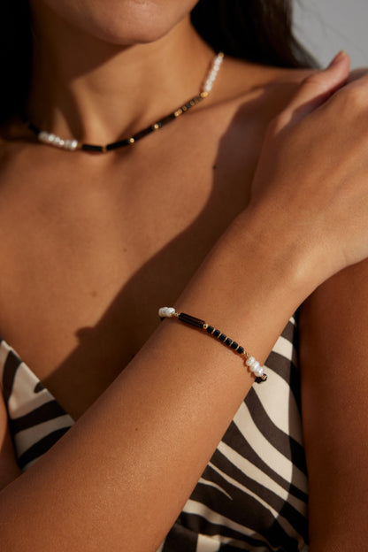 Black Onyx & Natural Pearl Bracelet