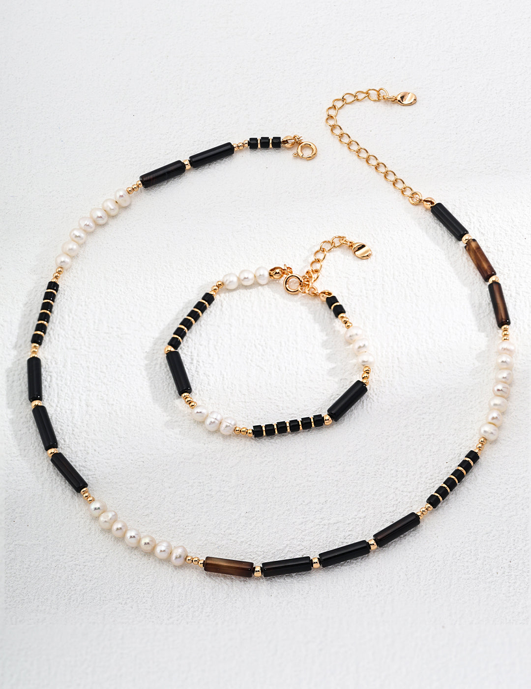 Black Onyx & Natural Pearl Bracelet
