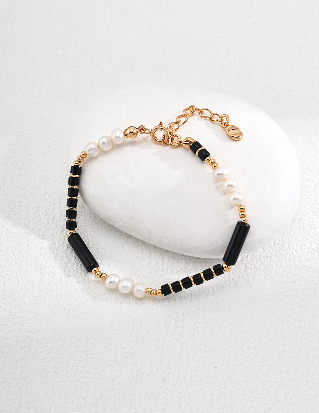 Black Onyx & Natural Pearl Bracelet