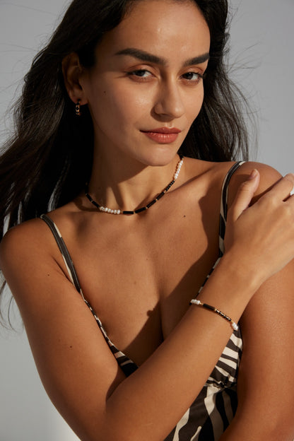 Black Onyx & Natural Pearl Bracelet