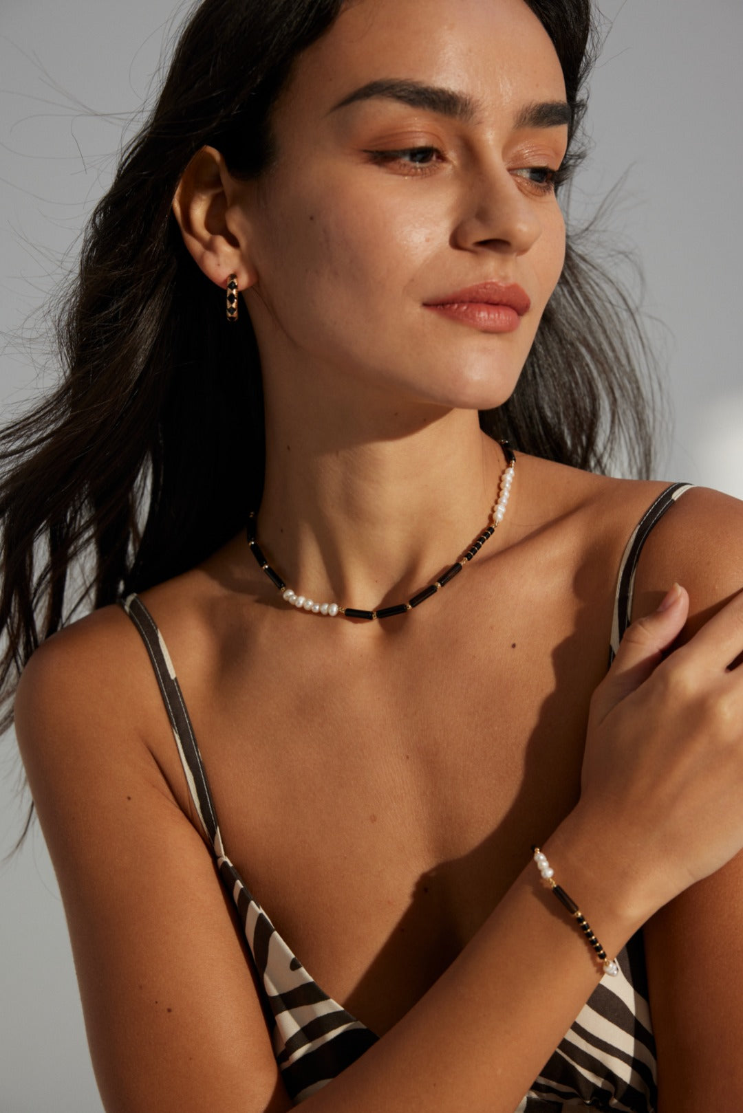 Black Onyx & Natural Pearl Bracelet