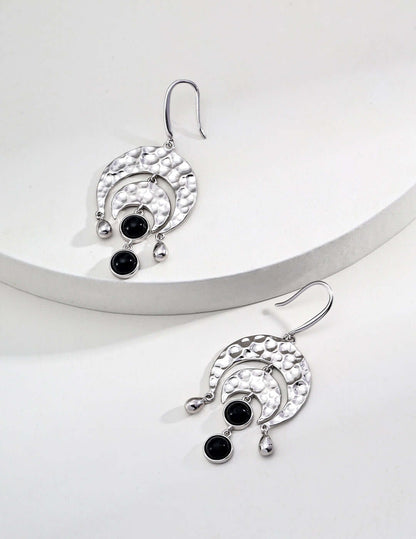 black agate earrings, crescent moon earrings, hammered silver earrings, S925 gemstone earrings, modern black stone jewelry, artistic silver earrings