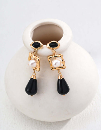 natural pearl black onyx earrings, S925 silver pearl earrings, vintage onyx pearl jewelry, gemstone pearl earrings, black onyx pearl earrings, natural pearl gemstone earrings, vintage style earrings, pearl and onyx jewelry, elegant contrast earrings, S925 silver vintage earrings