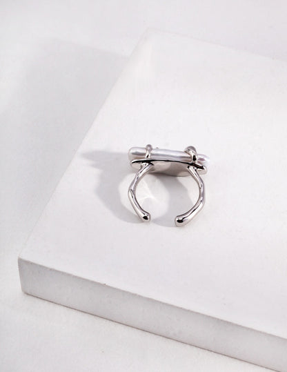 Baroque Natural Pearl Ring – Organic Fluid Design