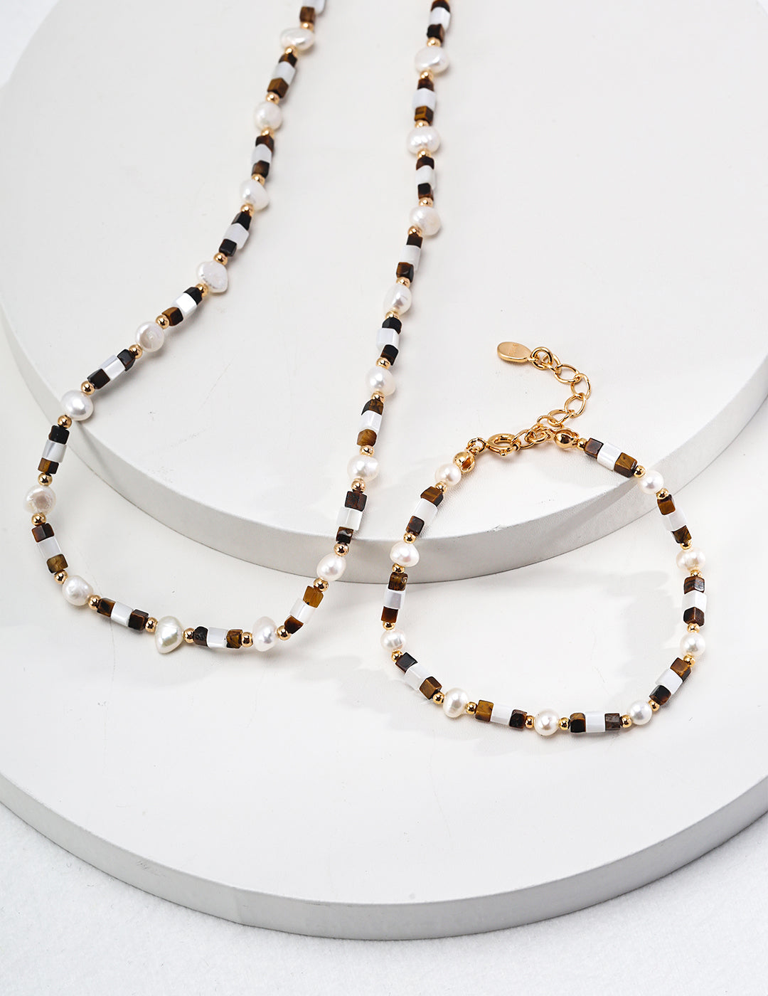 Tiger Eye & Natural Pearl Bracelet With Mother of Pearl