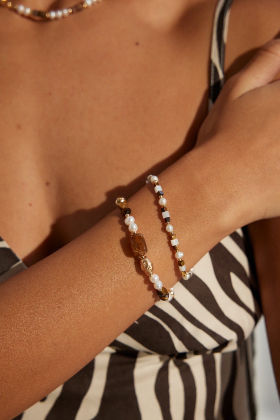 Tiger Eye & Natural Pearl Bracelet With Mother of Pearl