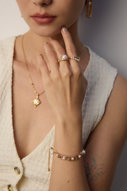 Minimalist Natural Pearl Ring